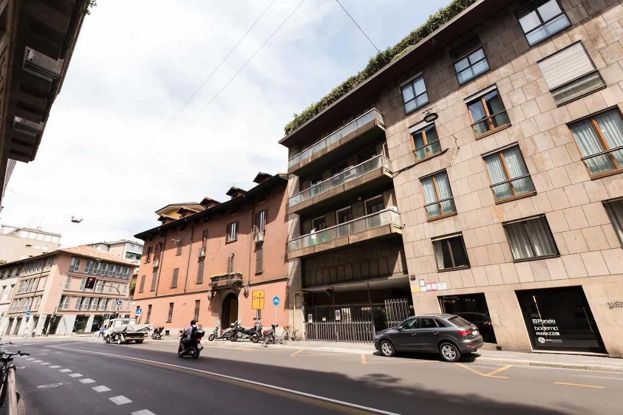 Magnoliaapartments - 18A Visconti Duomo Milan 0*,  Italy