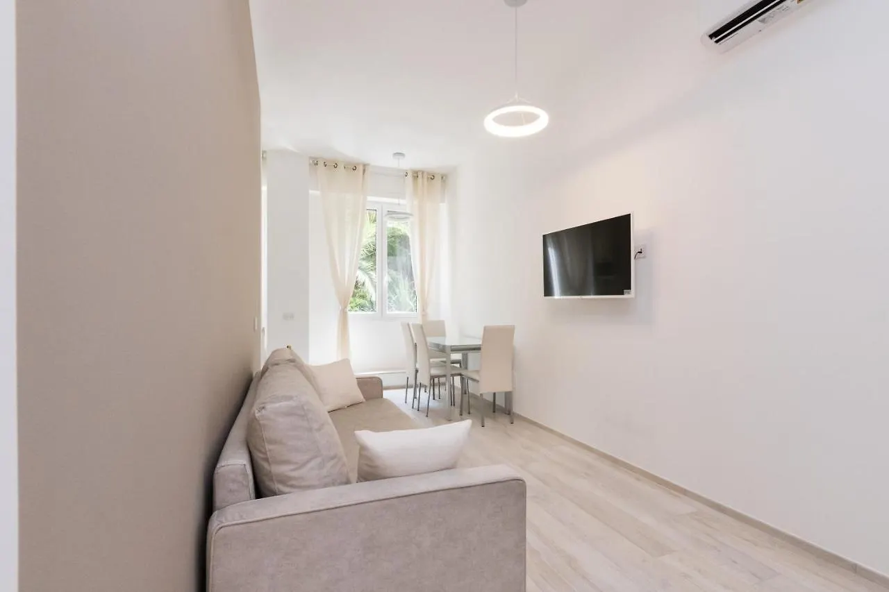 Magnoliaapartments - 18A Visconti Duomo Milan Italy